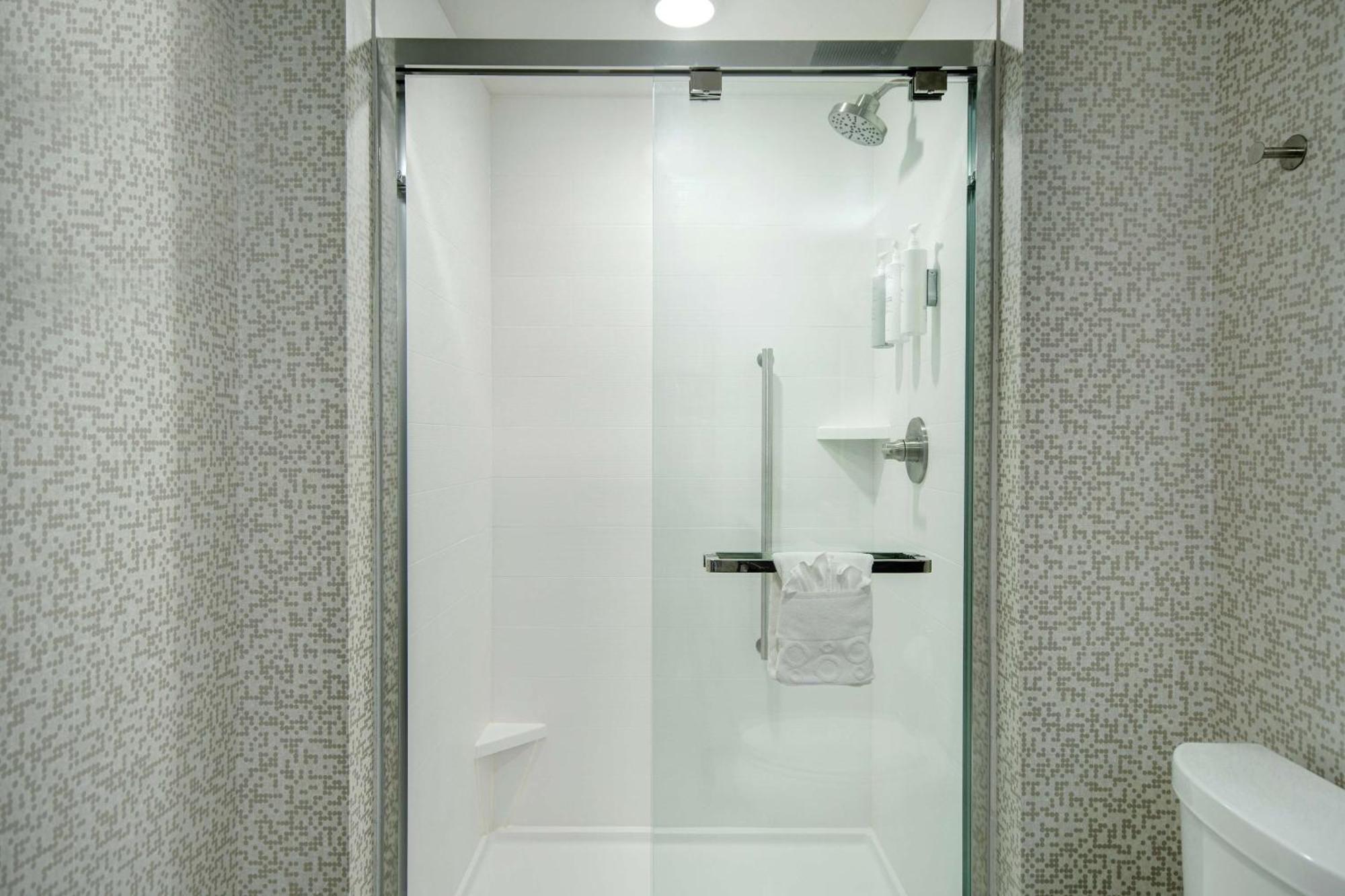 Home2 Suites By Hilton Grand Rapids Airport Kentwood Екстер'єр фото