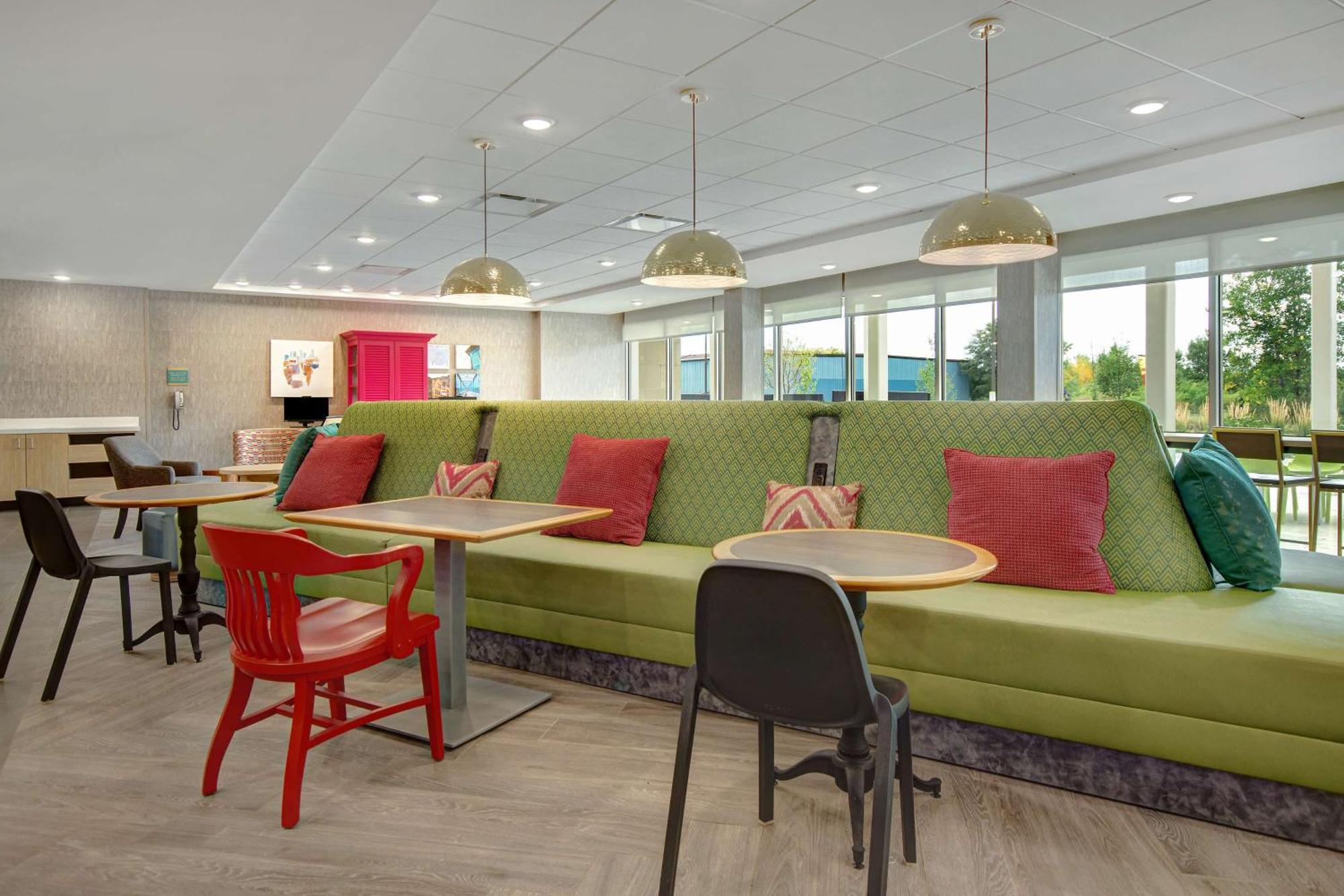 Home2 Suites By Hilton Grand Rapids Airport Kentwood Екстер'єр фото