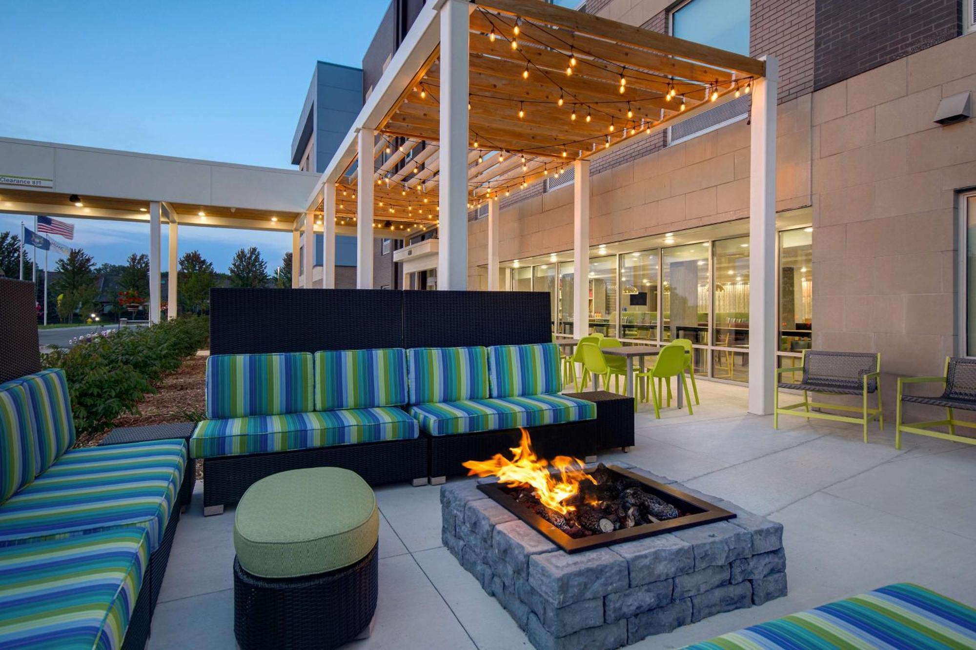 Home2 Suites By Hilton Grand Rapids Airport Kentwood Екстер'єр фото